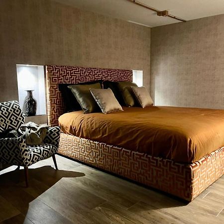 Portrait Luxury Loft Apartment Bari Exterior photo